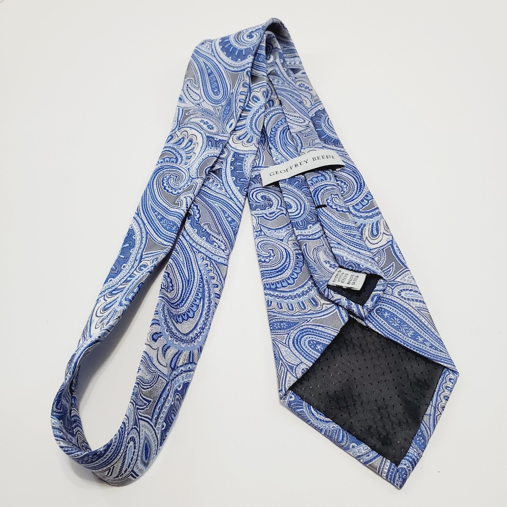 Geoffrey Beene Necktie Blue Paisley Pattern Men's Silk Neck Tie Jacquard - Picture 5 of 5